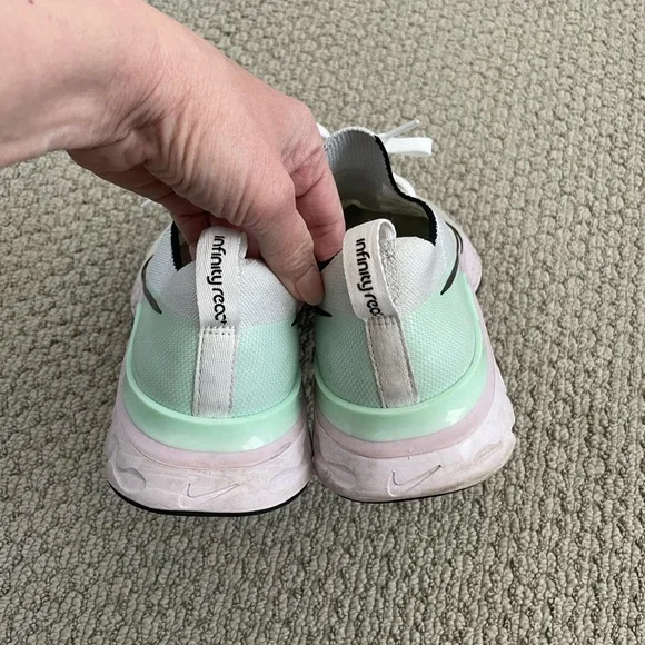 Nike women’s shoes - Picture 3 of 5